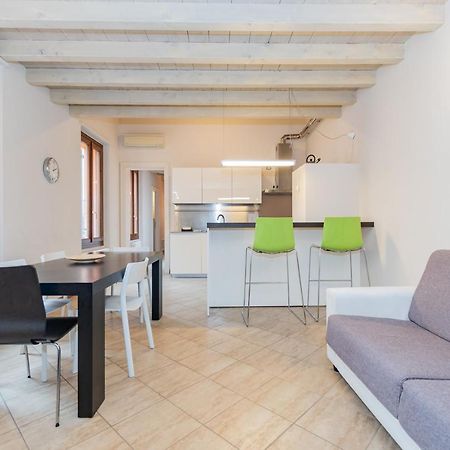 Trilocale Rua Sovera 85 - F&L Aparment Brescia Bagian luar foto