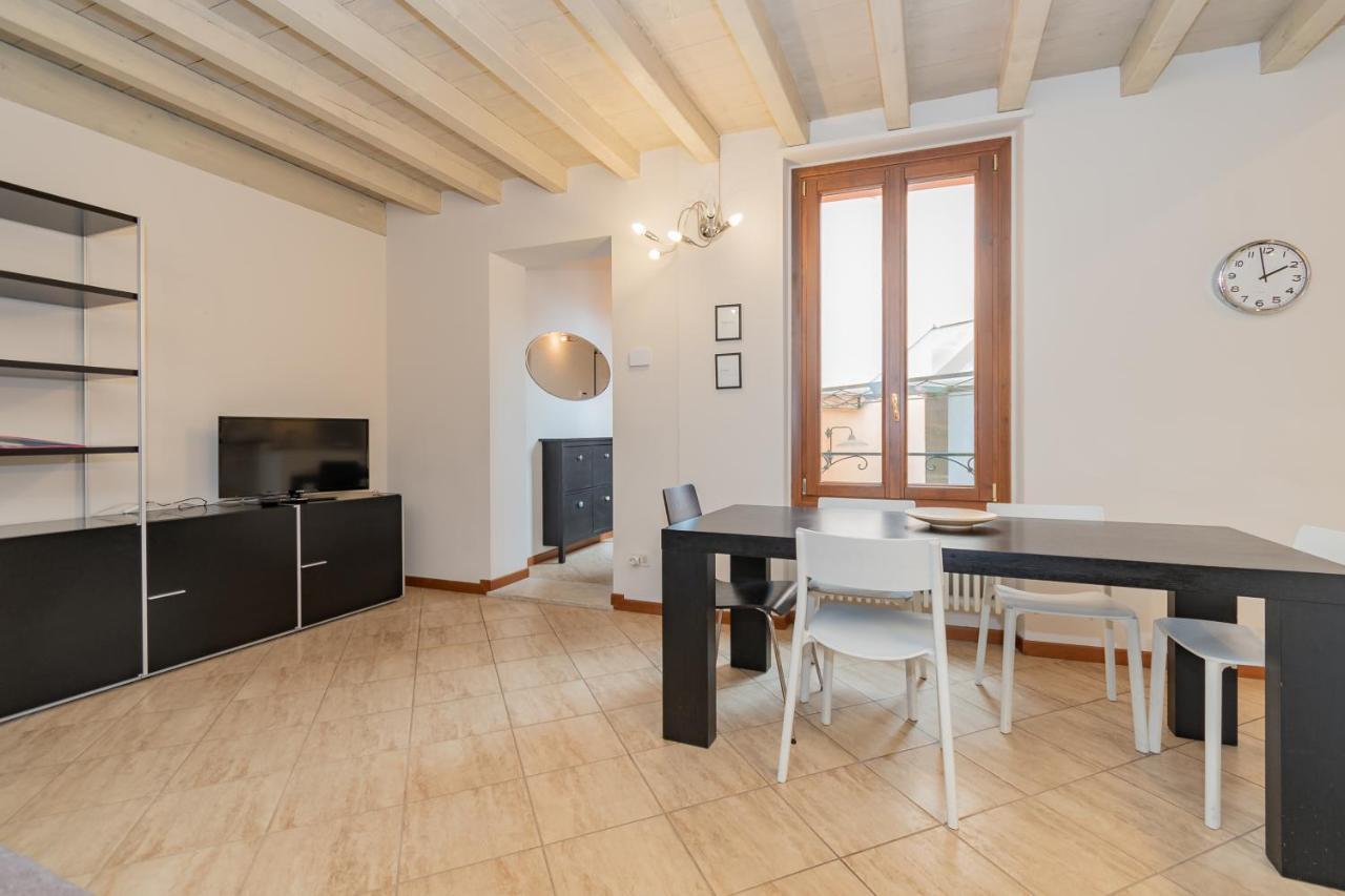 Trilocale Rua Sovera 85 - F&L Aparment Brescia Bagian luar foto